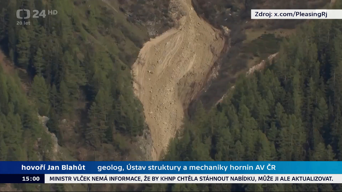  Sesuv půdy pohřbil vesnici v Alpách - ČT 24